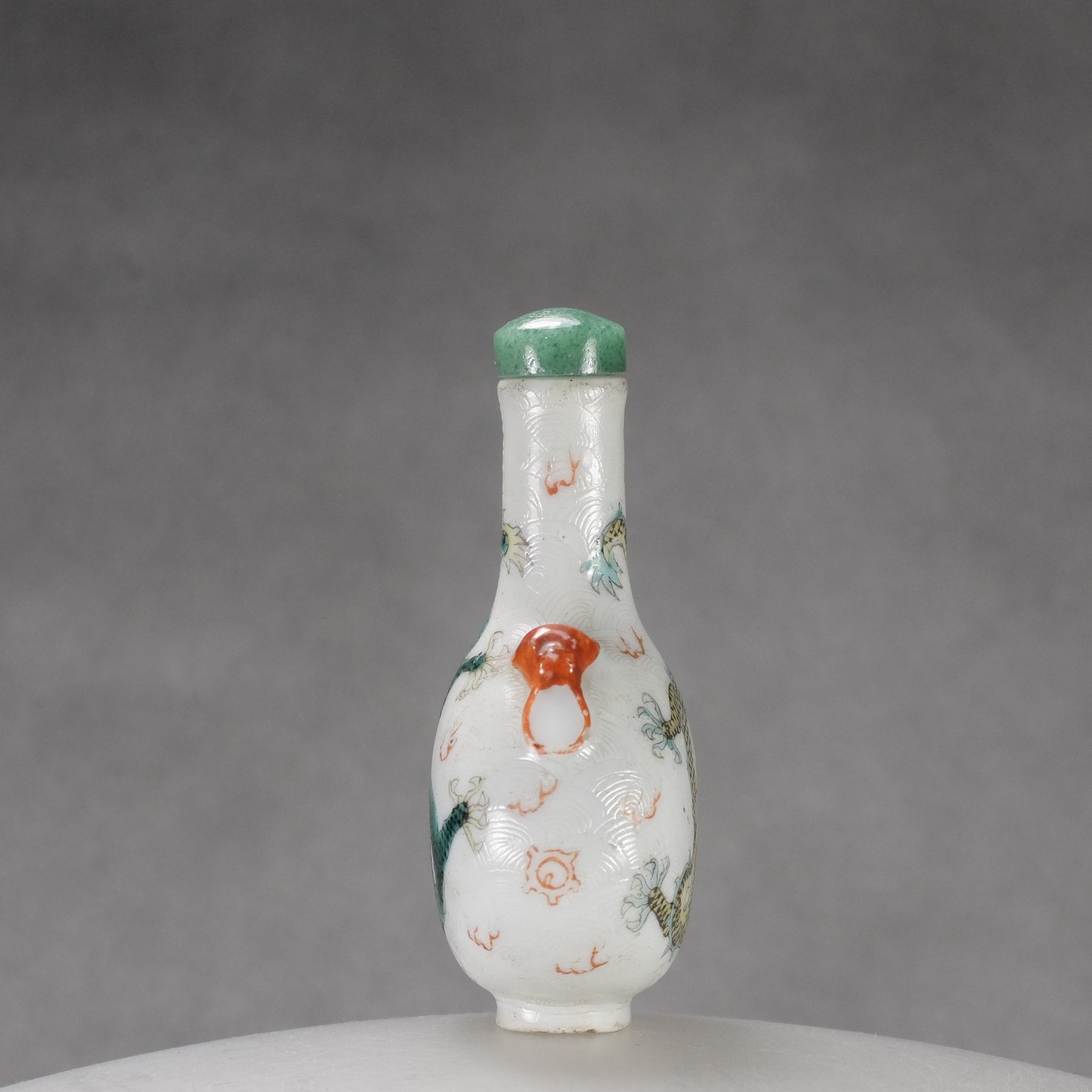 C4 A "famille verte" dragon snuff bottle - immagine 3