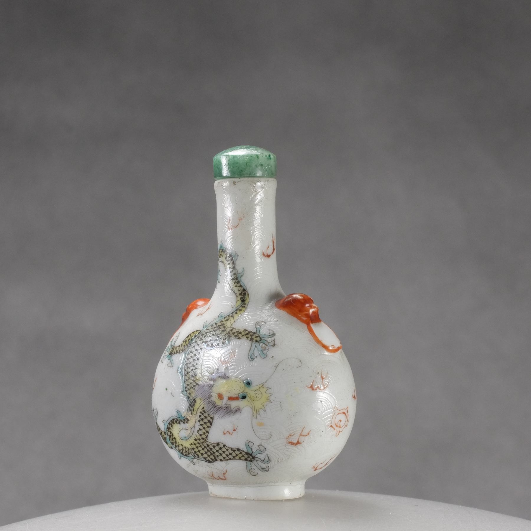C4 A "famille verte" dragon snuff bottle - immagine 6