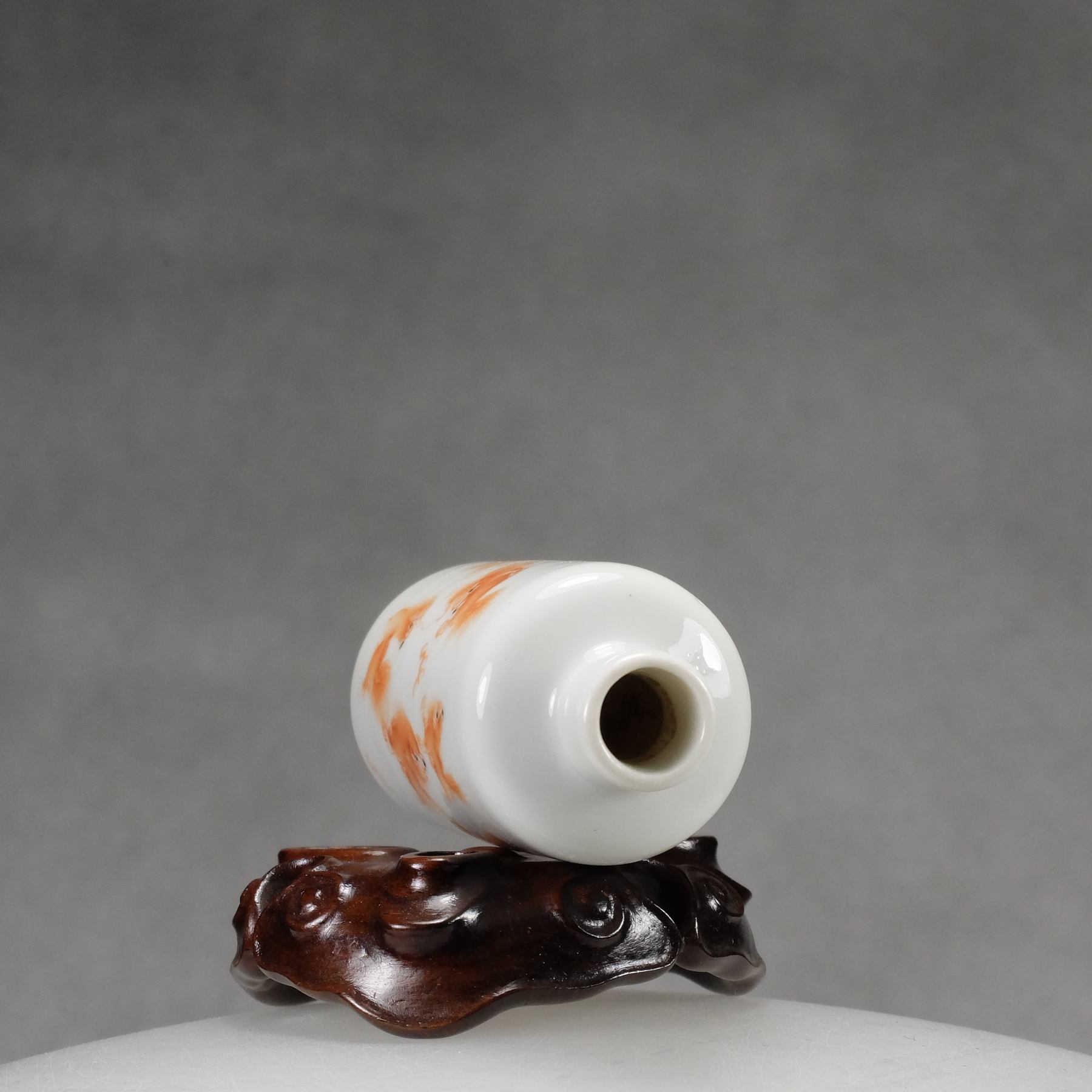 C10 A "May you have nine generations togheter" snuff bottle - immagine 8