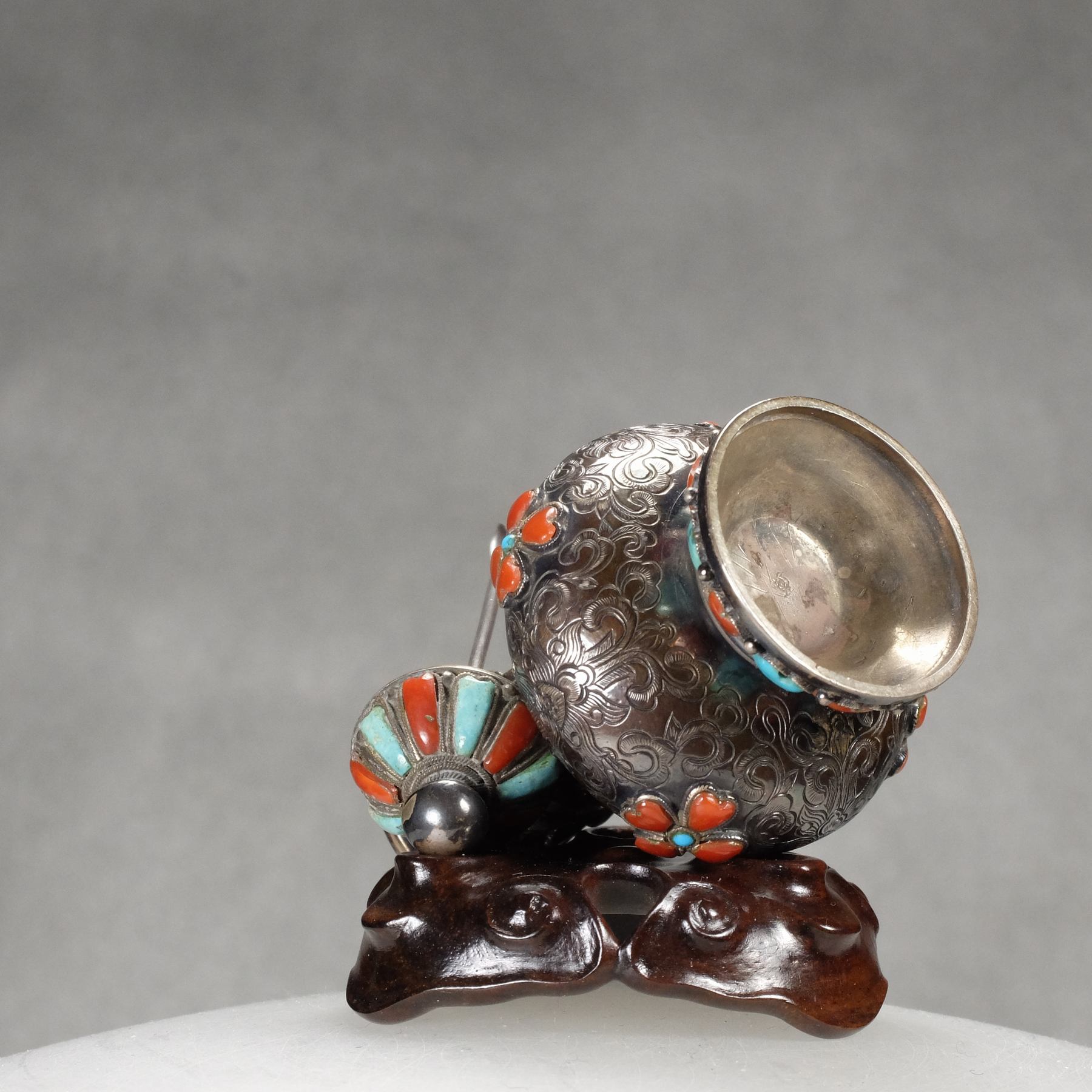 M2 A Manchu “Dragon” silver snuff bottle - immagine 10