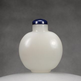 G10 A white glass round snuff bottle imitating white jade