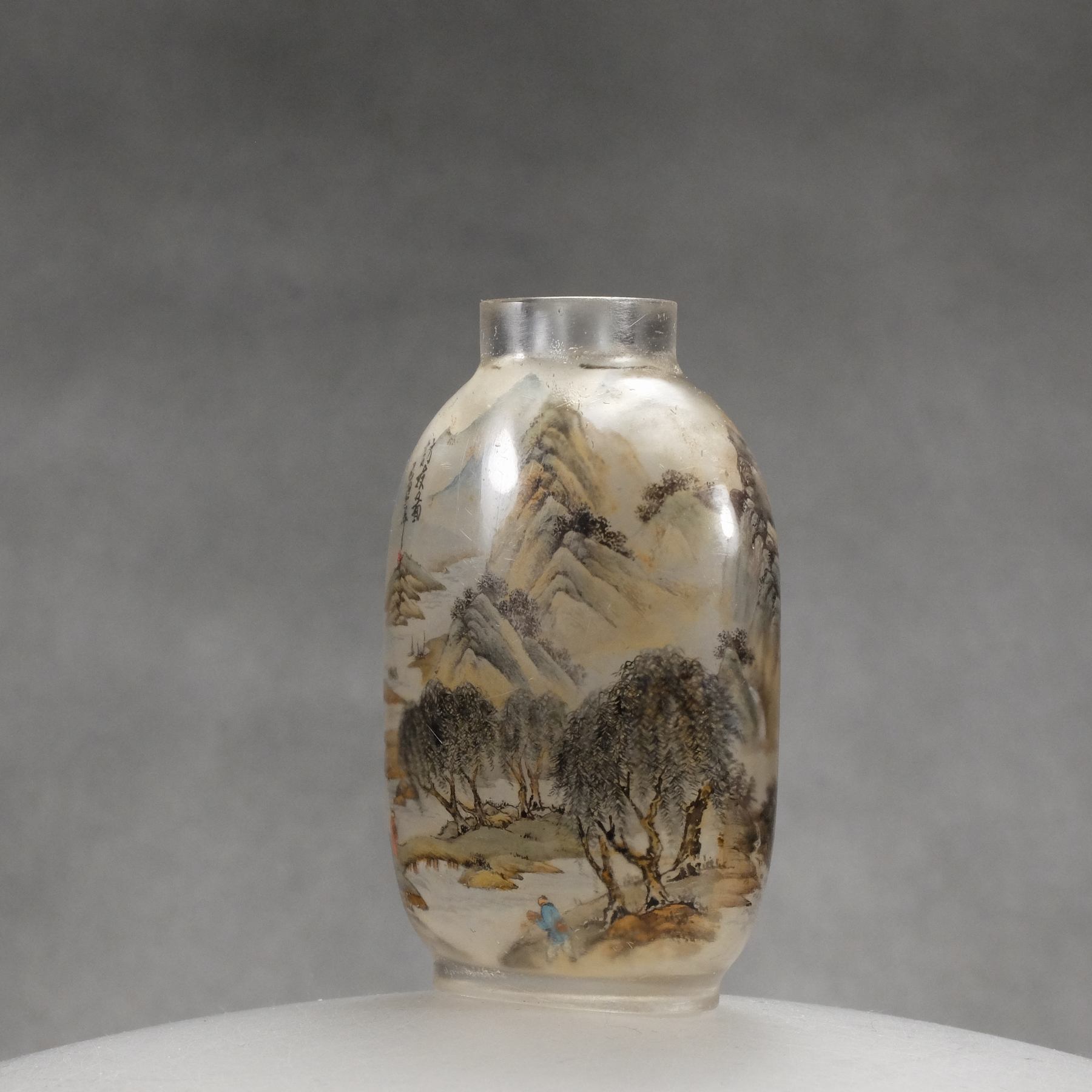 IP5 An inside painted glass snuff bottle “Lakes and mountains continuous scene” - immagine 2