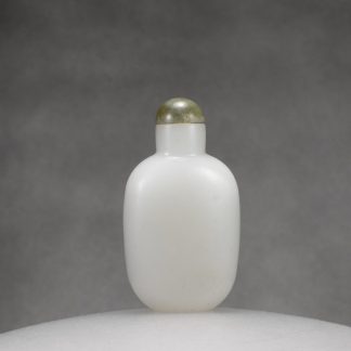 G11 A white glass slender snuff bottle imitating white jade