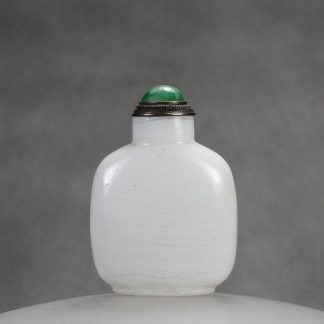 G5 A White swirls glass snuff bottle imitating Aragonite