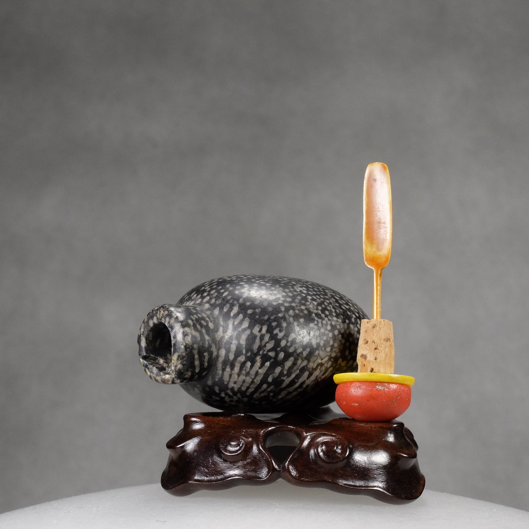 S12 A fossiliferous limestone snuff bottle - immagine 8