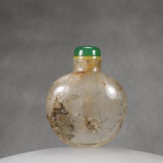 S3 A clear quartz “Liu Hai and the three-legged toad” snuff bottle