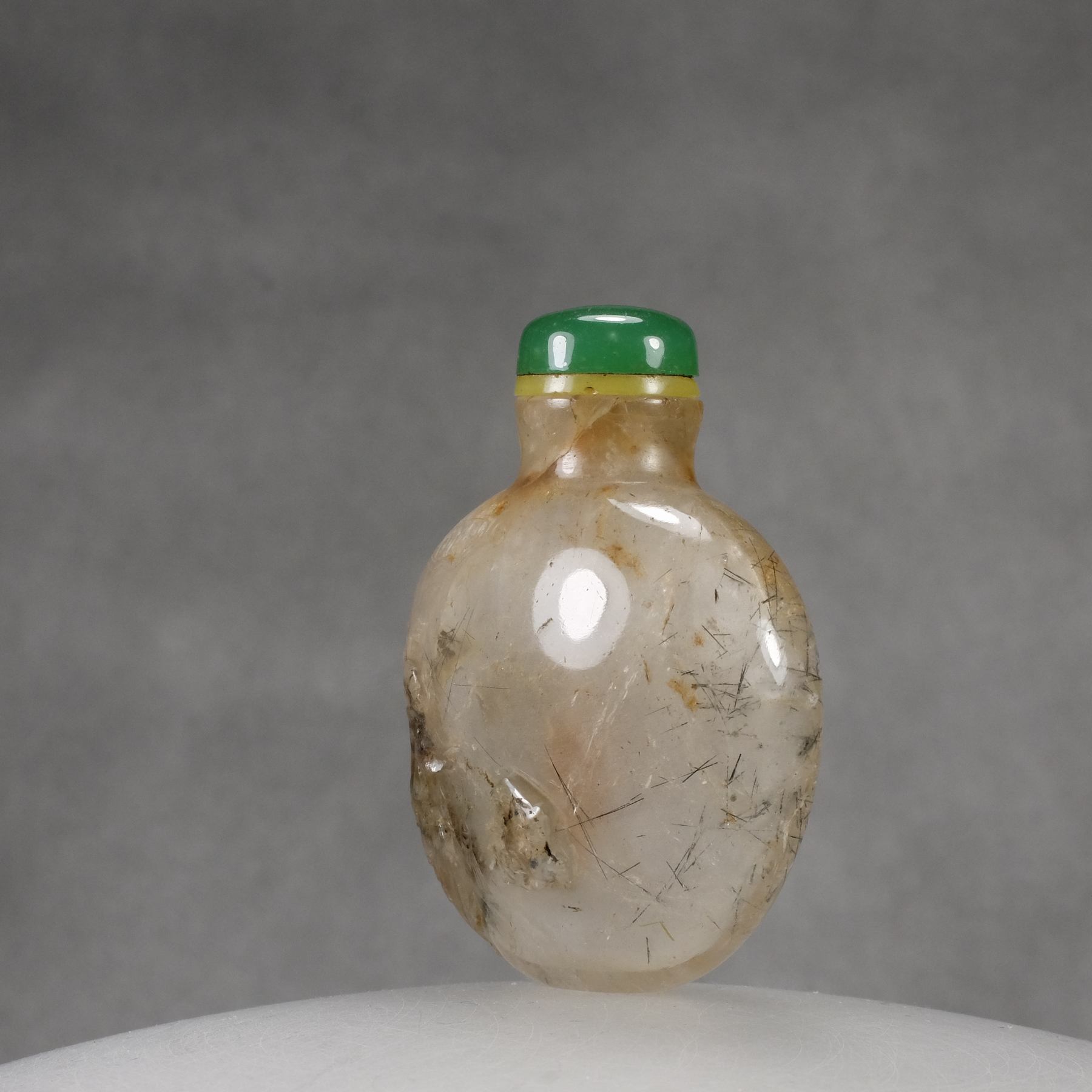 S3 A clear quartz “Liu Hai and the three-legged toad” snuff bottle - immagine 2