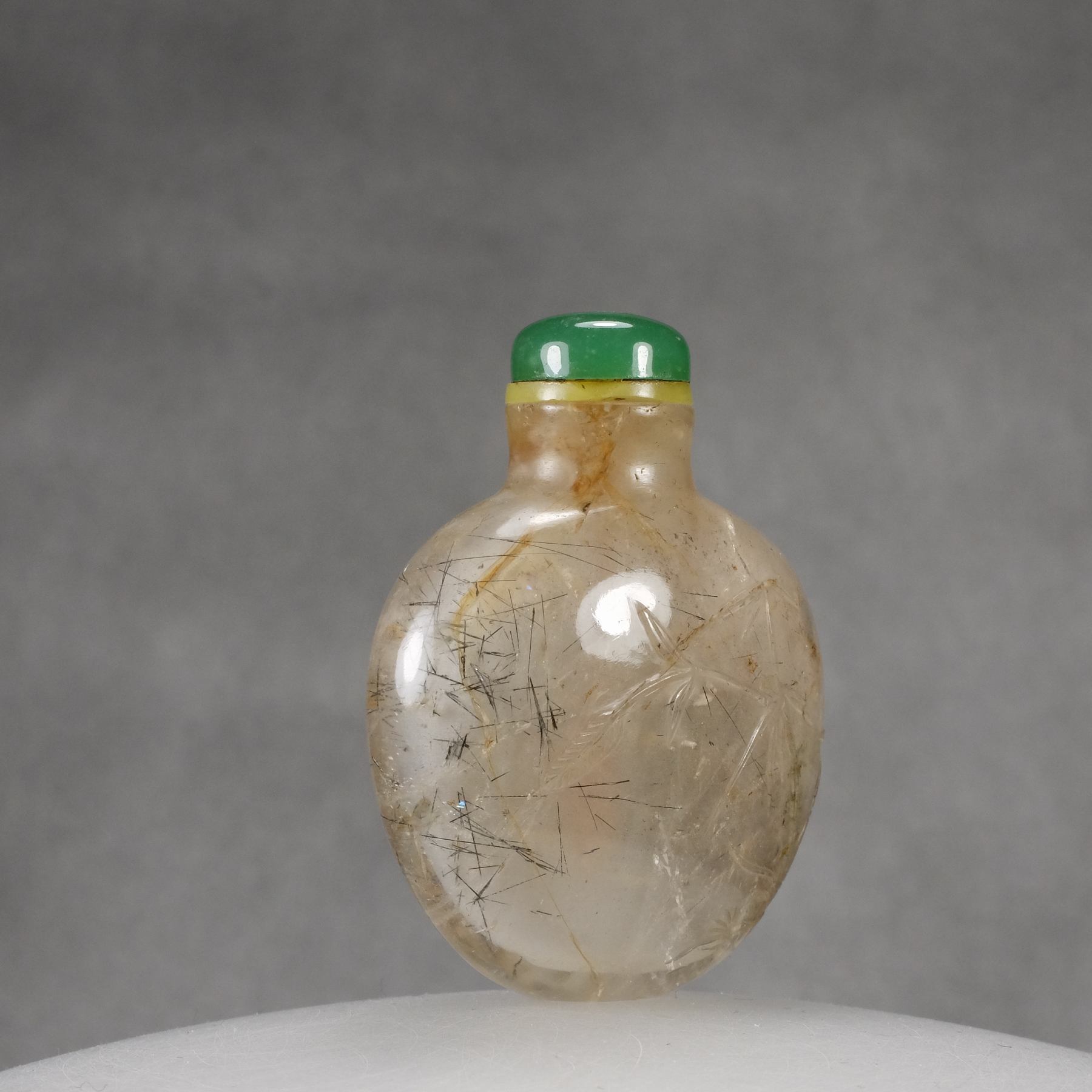 S3 A clear quartz “Liu Hai and the three-legged toad” snuff bottle - immagine 4