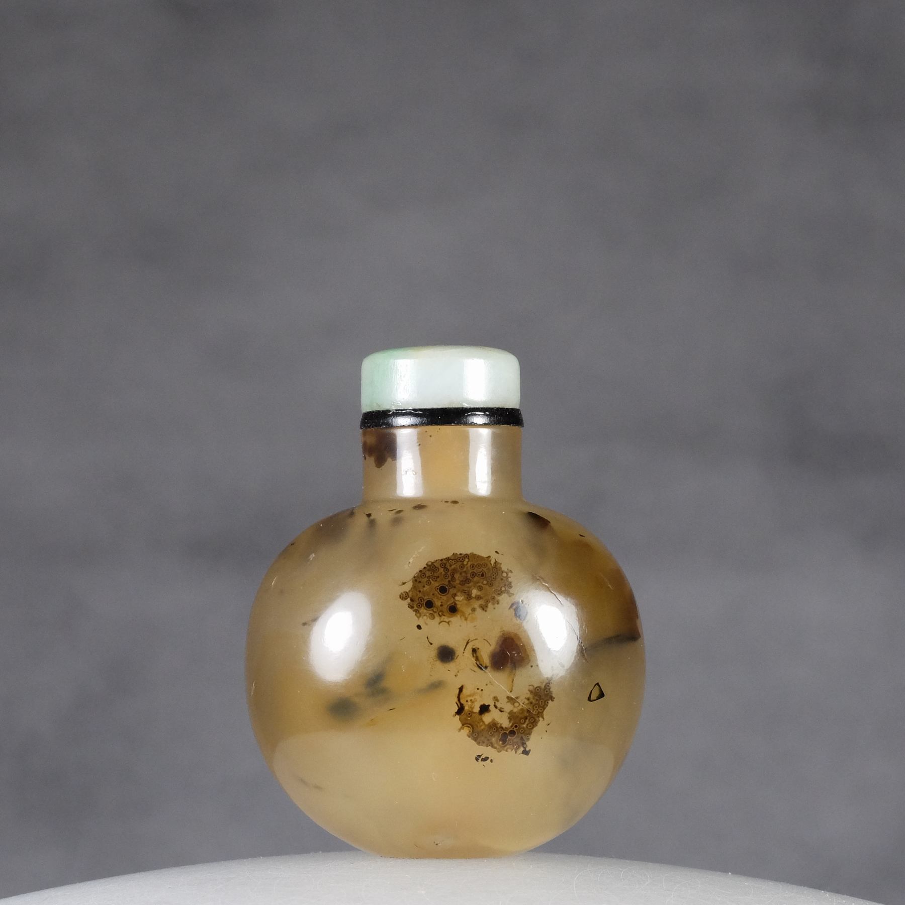 S26 A botryoidal agate “bat and hedgehog” snuff bottle