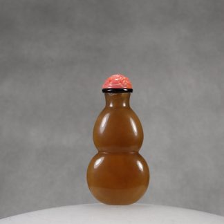 S5 A rare brown jade double gourd snuff bottle