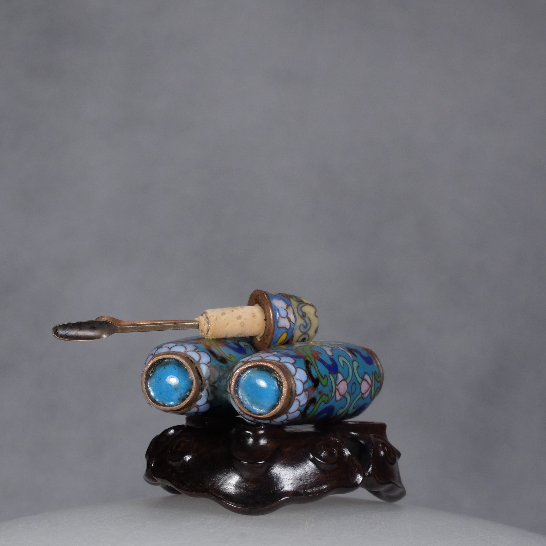 M9 A cloisonné “Lotus” double snuff bottle - immagine 9