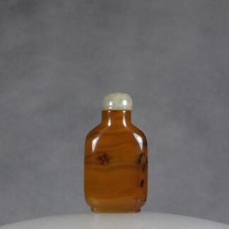 S7 A fine caramel color agate snuff bottle