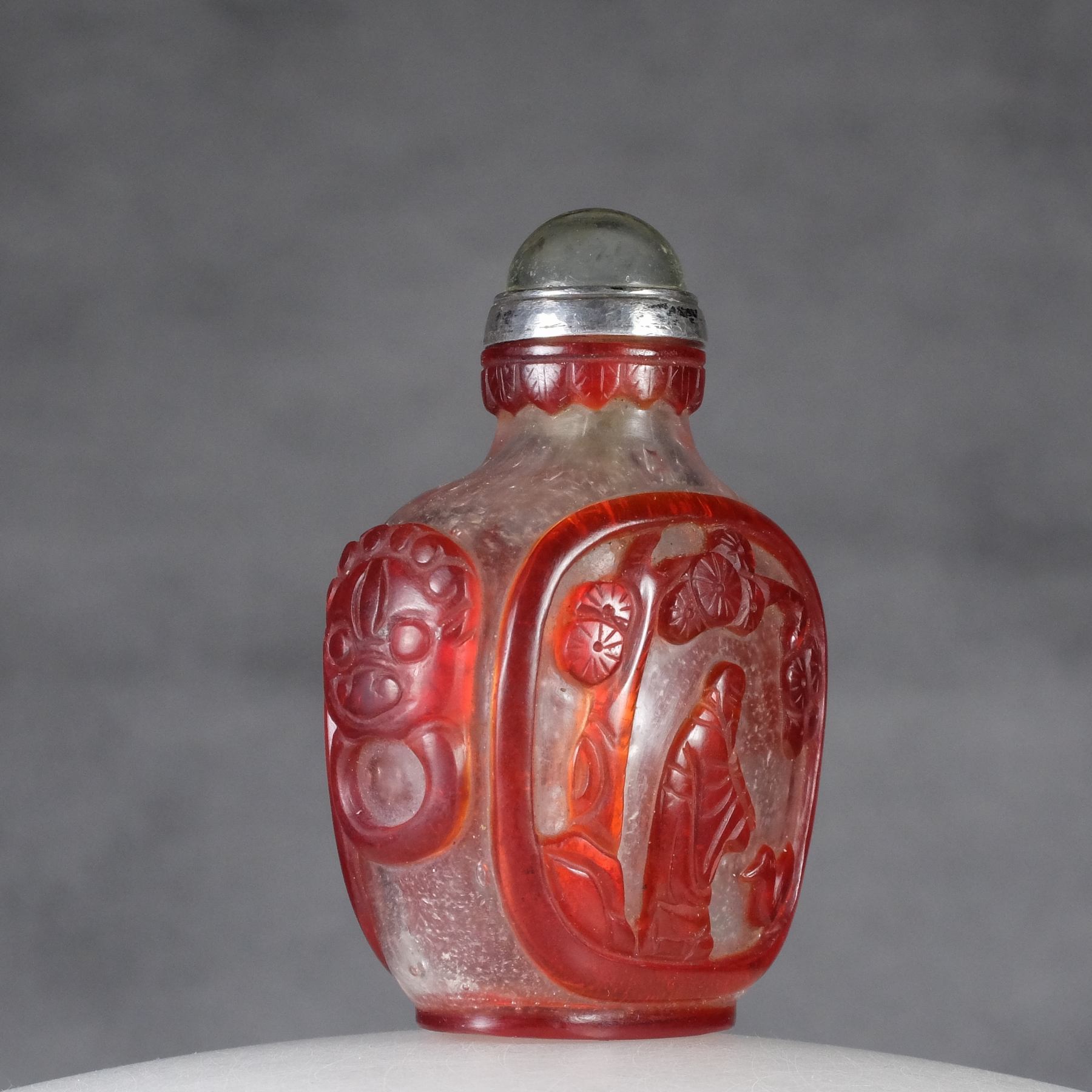 G61 A red overlay “Wang Xizhi feeding the goose” snuff bottle - immagine 5