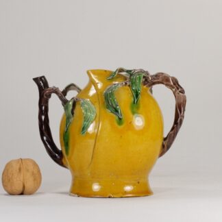 Cadogan Peach Shaped Wine Pot Qp23 1